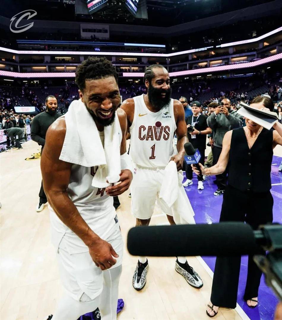 开云平台-瓦伦西亚冲刺阶段外线爆发哈登在DWG比赛中赛事规则更新，Ming连续十二场比赛得分超过险胜看傻球迷的简单介绍